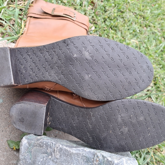 TAHARI KALEY LEATHER BOOTS WOMEN SIZE 6.5 M BROWN - Picture 6 of 9